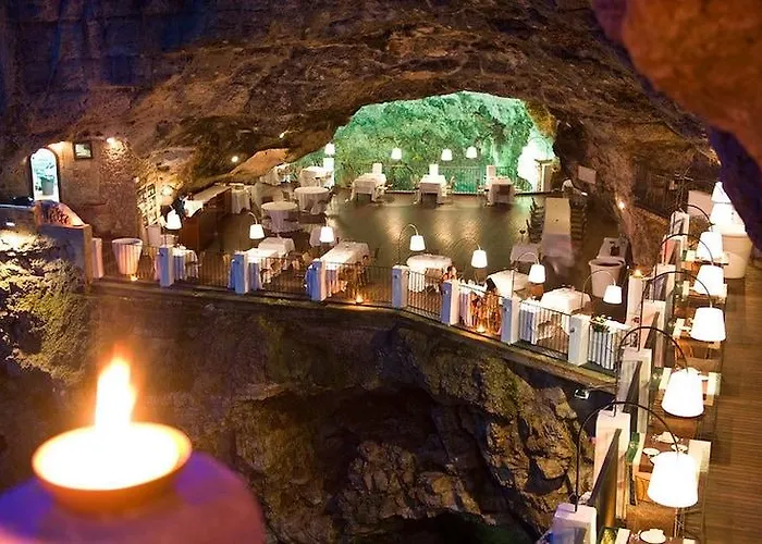 Hotel Grotta Palazzese 5*