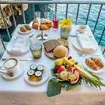 ホテル Grotta Palazzese ポリニャーノ・ア・マーレ