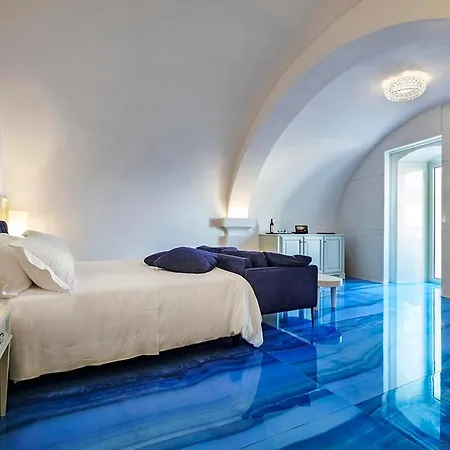 Grotta Palazzese מלון