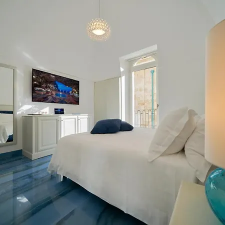 Hotel Grotta Palazzese 5*