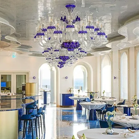 Hotel Grotta Palazzese 5*