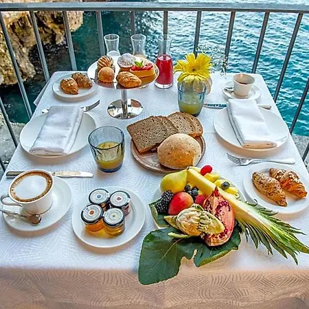 Grotta Palazzese 5* Polignano a Mare