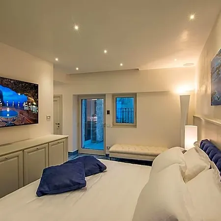 Hotel Grotta Palazzese 5*