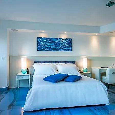 Ξενοδοχείο Grotta Palazzese 5*