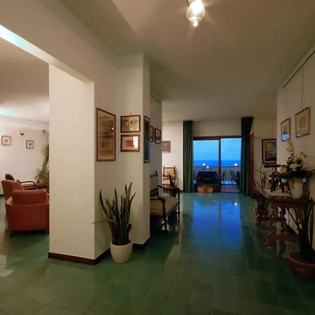 ホテル Grotta Palazzese 5*